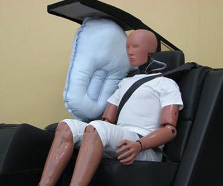 Primer airbag central trasero